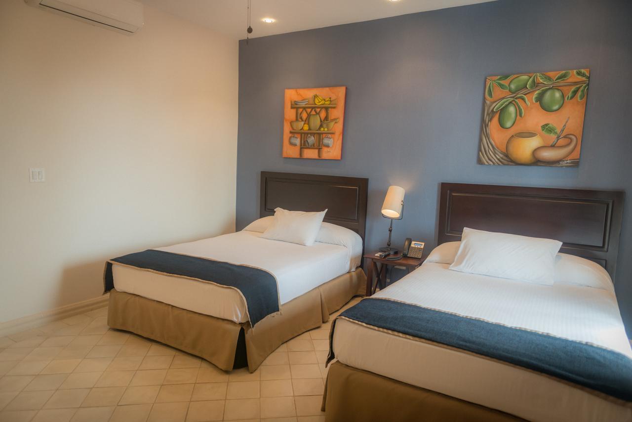 Hotel Presidente ลาส ทาบลาส ภายนอก รูปภาพ