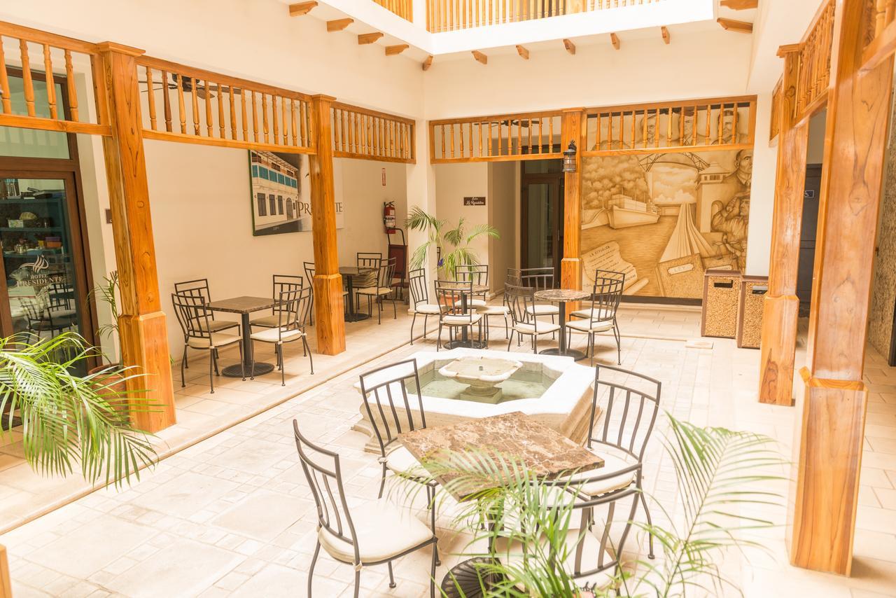 Hotel Presidente ลาส ทาบลาส ภายนอก รูปภาพ