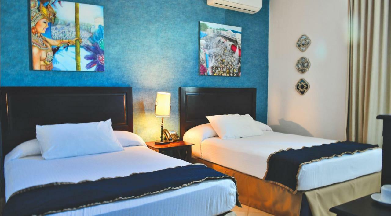 Hotel Presidente ลาส ทาบลาส ภายนอก รูปภาพ
